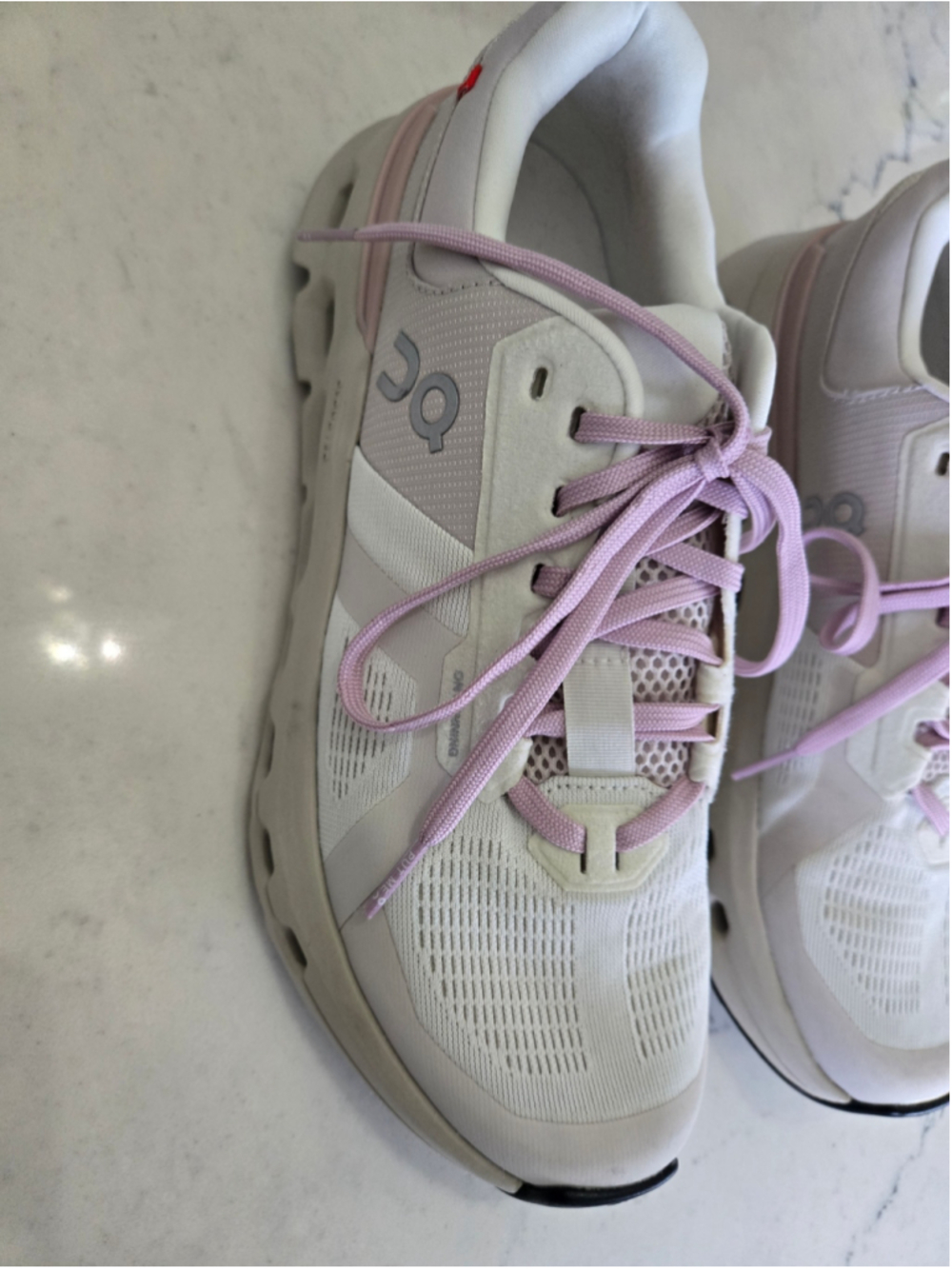 On Women’s Cloudrunner 2 running shoes in the Silver/Mauve colorway Size 9 - Picture 3 of 7